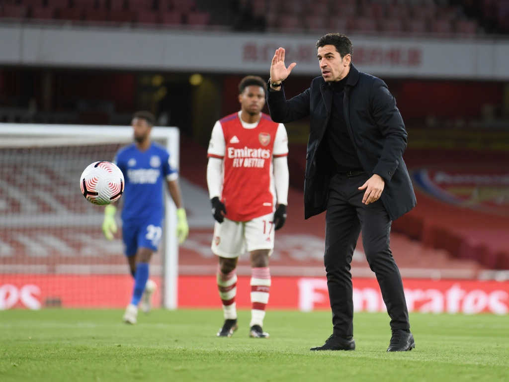 也显现出他 也显现出他